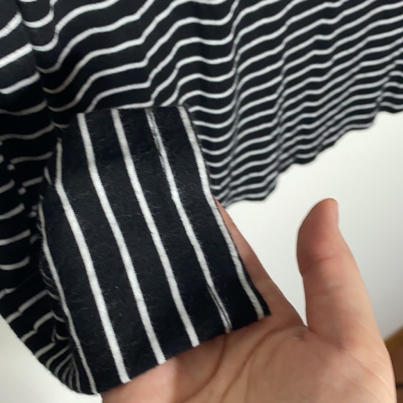 Aero Long Sleeve Seriously Soft Striped V-Neck Tee size S - Picture 5 of 8